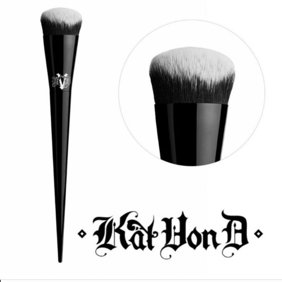 Kat Von D Makeup Kat Von D Edge Creme Contour Brush Poshmark